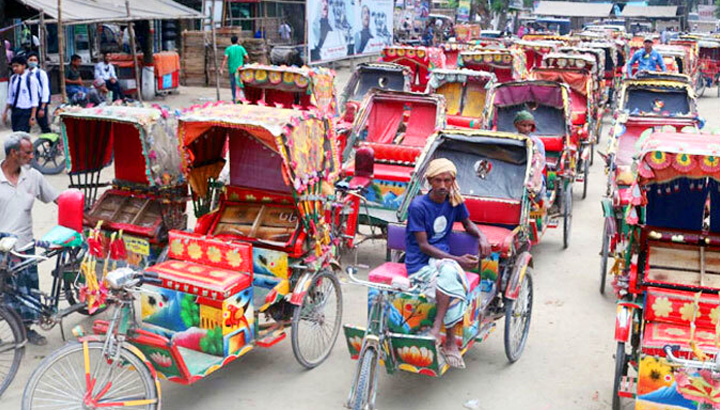 সিলেটে অবৈধ যানবাহন অভিযানে মাঠে নামছে পুলিশ