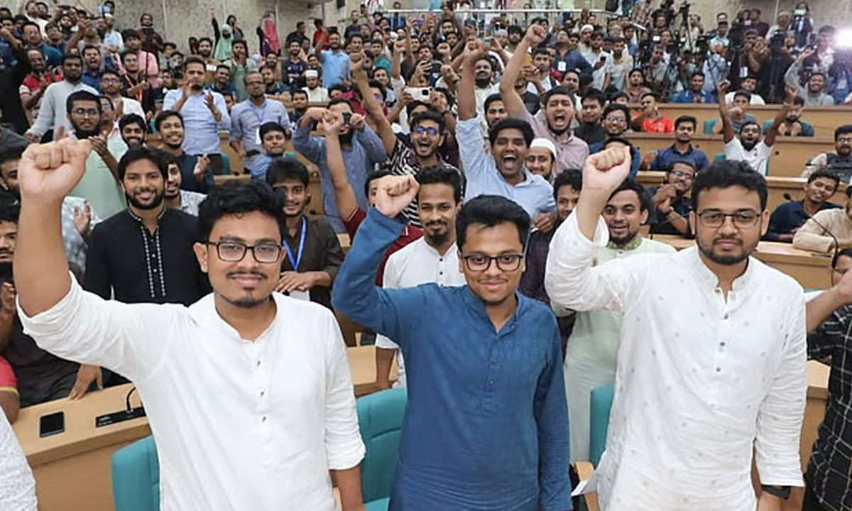 ডাকসুর ২৮ পদে কে কোনটিতে জিতলেন