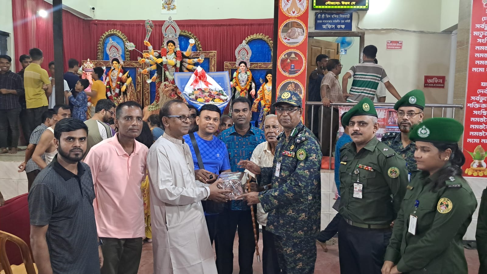 সিলেটে আনসার ভিডিপি উপমহাপরিচালকের পূজা মন্ডপ পরিদর্শন