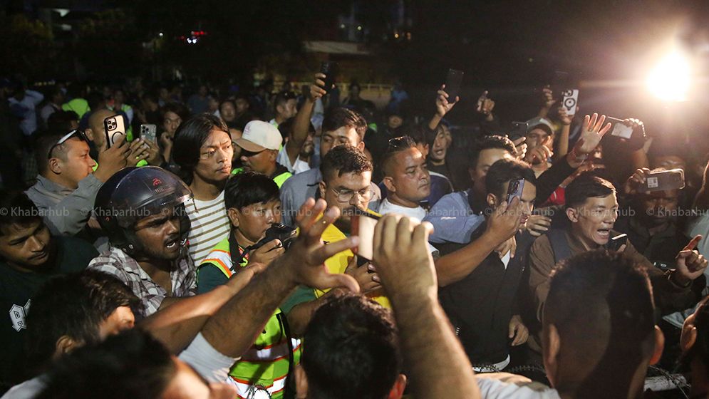 নেপালে সেনাবাহিনীর সঙ্গে আলোচনা না করেই বেরিয়ে গেলেন সমন্বয়করা