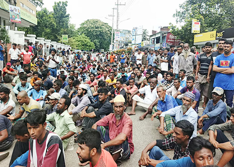 সিলেটে ব্যাটারিচালিত রিকশা বন্ধ ও চালু রাখা নিয়ে পাল্টাপাল্টি বিক্ষোভ