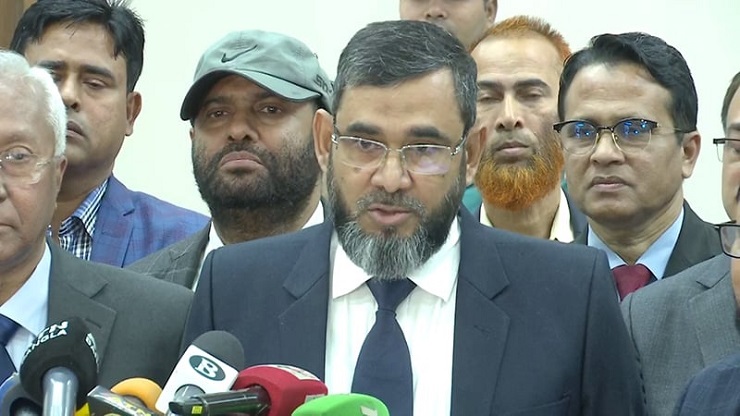 পলাতক আসামি ‘ভোটে অযোগ্য ’: ইসি সানাউল্লাহ