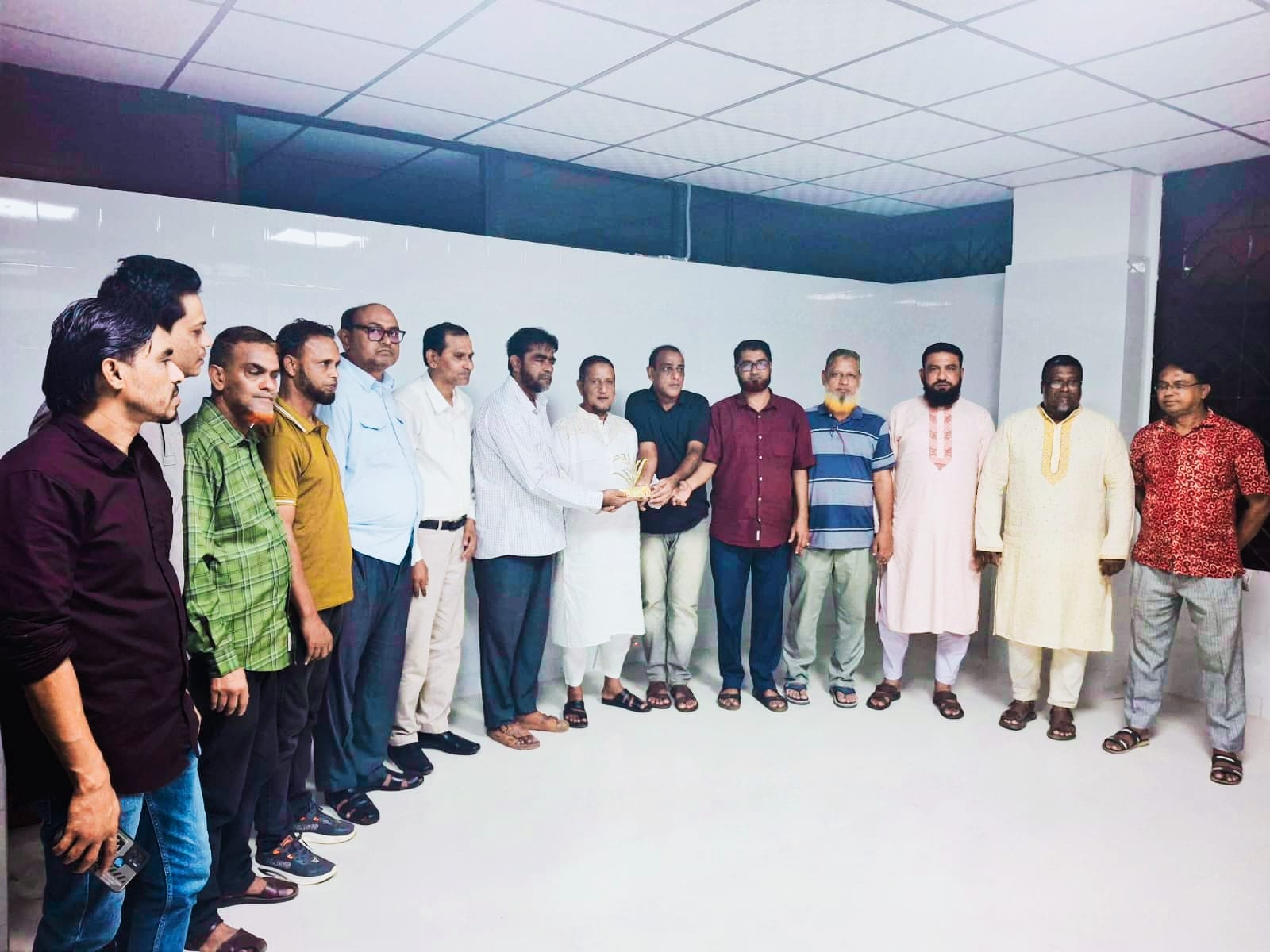 নজিবুর রহমান নজিবের সাথে সিলেট জেলা তাঁতীদলের সৌজন্যে সাক্ষাৎ