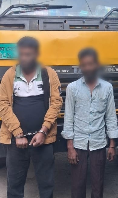 মোগলাবাজার থেকে তিনজন গ্রেপ্তার