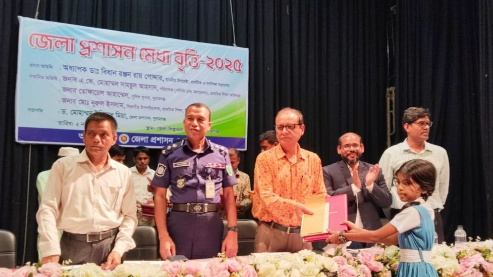 এবার সঠিক সময়েই বই পাবে প্রাথমিকের শিক্ষার্থীরা : উপদেষ্টা