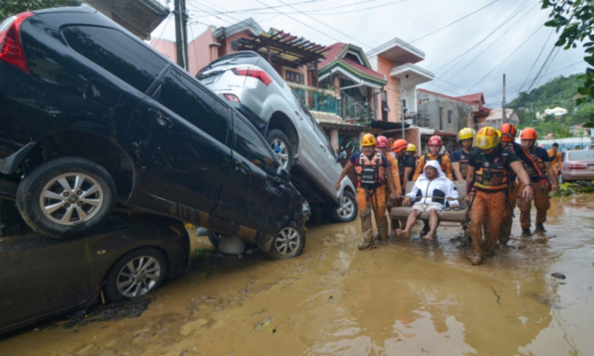 ফিলিপাইনে ঘূর্ণিঝড় কালমায়েগির তাণ্ডবে শতাধিক মৃত্যু