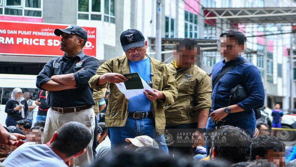 মালয়েশিয়ায় ১৭৪ বাংলাদেশিসহ ৪ শতাধিক অভিবাসী গ্রেফতার