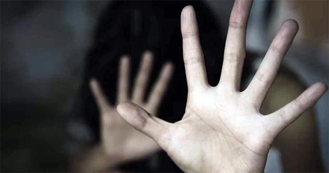 ‘আপনি আর আসবেন না, আপনি এলেই তারা আমাকে ধর্ষণ করে’
