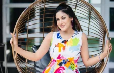 অভিনয় থেকে বিদায় নিচ্ছেন মৌ খান