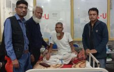 জাগ্রত কন্ঠ’র সম্পাদক এর অসুস্থ পিতা আওলাদ আলী’র শয্যাপাশে সাংবাদিক নেতৃবৃন্দ!