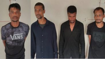 সিলেটে পাবলিক টয়লেটের পাশ থেকে চার ছিনতাইকারী আটক