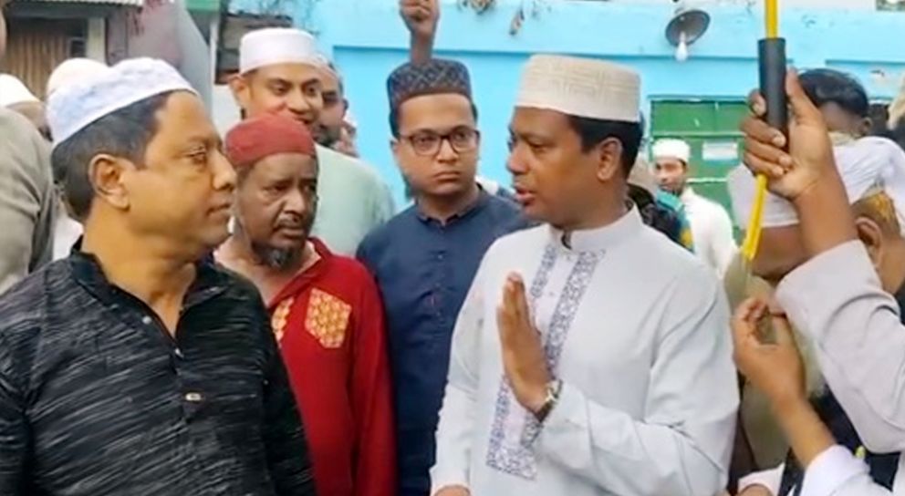 এবার শাহপরাণ (রহ.) মাজারে ডিসি সারওয়ার, দানের স্বচ্ছতা নিয়ে দিলেন যে নির্দেশনা