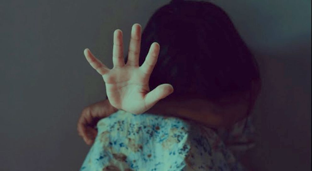 চাচার বিরুদ্ধে ভাতিজিকে লালসা/শোষণের অভিযোগ