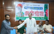 কবি দেওয়ান মতিউর রহমান খাঁন এর লেখনীতে দেশপ্রেম ও বিপ্লবী চেতনার উৎস ফুঁটে উঠে…..আমিরুল ইসলাম চৌধুরী এহিয়া