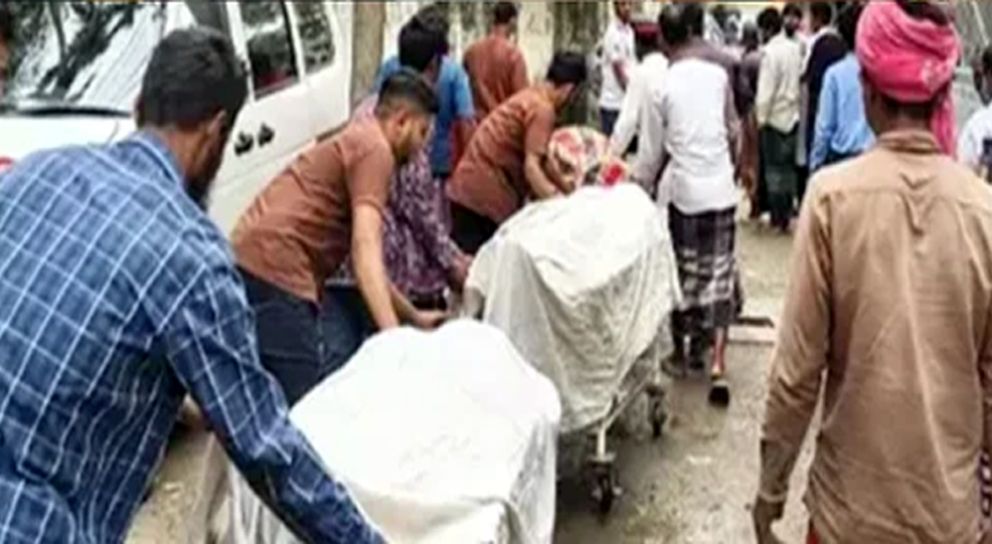 ঢাকা-সিলেট মহাসড়কে বাসের মুখোমুখি সংঘর্ষে ৯ জনের লা শ হস্তান্তর, পরিবার পেল আর্থিক সহযোগিতা