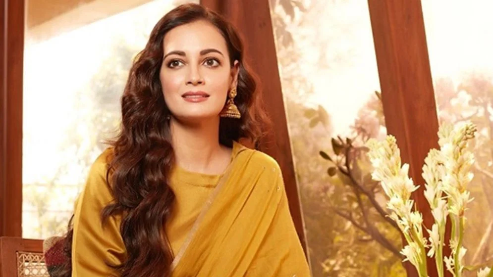 শতাধিক পুরুষের সামনে স্বল্পবসনায় নাচ, সেদিন যা ঘটেছিল দিয়া মির্জার সঙ্গে