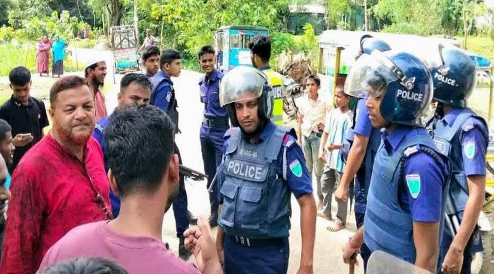 হবিগঞ্জে নারীদের গোসলের ছবি তোলা নিয়ে সং/ঘ/র্ষ, ৩৫ জন আ হ ত