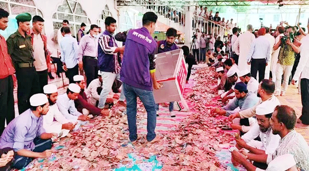 ৩৪ দিন পর খুলল শাহজালাল মাজারের দানবাক্স