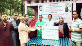 দক্ষিণ সুরমায় অগ্নিকাণ্ডে ক্ষতিগ্রস্ত পরিবারকে বিএনপি নেতা মনসুর আহমদের ৩ লাখ ১৫ হাজার টাকার সহায়তা